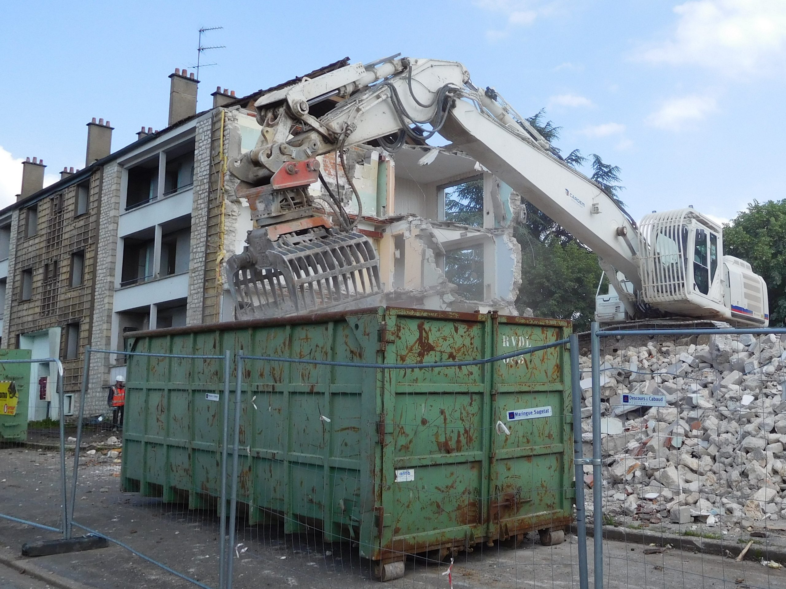 Installation de bennes : comment faire une demande à la mairie ?