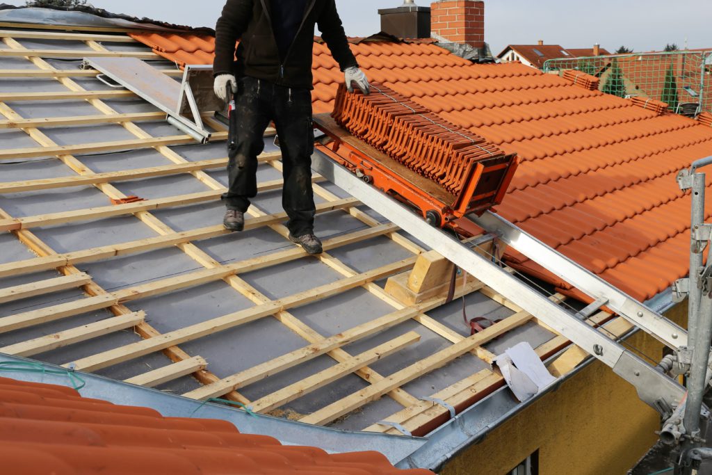 Les travaux de couverture à Dijon : comment bien les lancer ?